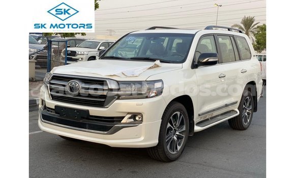Buy Import Toyota DA White Truck in Import - Dubai in Barbados