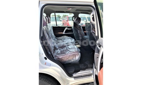 Buy Import Toyota Land Cruiser White Car in Import - Dubai in Barbados Buy Import Toyota Land Cruiser White Car in Import - Dubai in Barbados