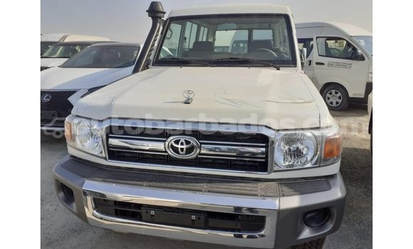 Buy Import Toyota Land Cruiser White Car in Import - Dubai in Barbados
