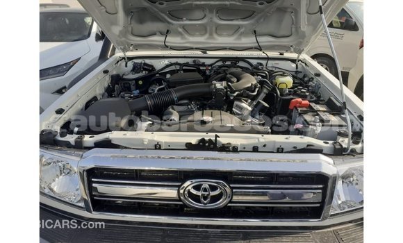 Buy Import Toyota Land Cruiser White Car in Import - Dubai in Barbados Buy Import Toyota Land Cruiser White Car in Import - Dubai in Barbados