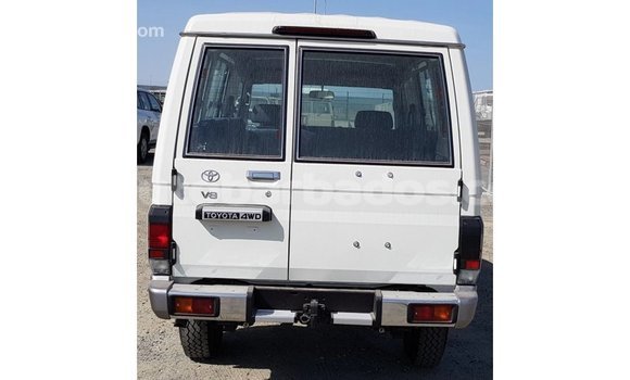 Buy Import Toyota Land Cruiser White Car in Import - Dubai in Barbados Buy Import Toyota Land Cruiser White Car in Import - Dubai in Barbados