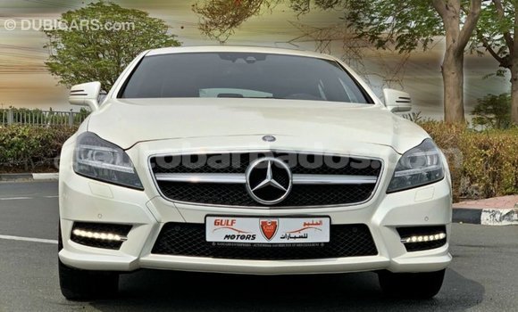 Buy Import Mercedes-Benz 190 (W201) White Car in Import - Dubai in Barbados Buy Import Mercedes-Benz 190 (W201) White Car in Import - Dubai in Barbados