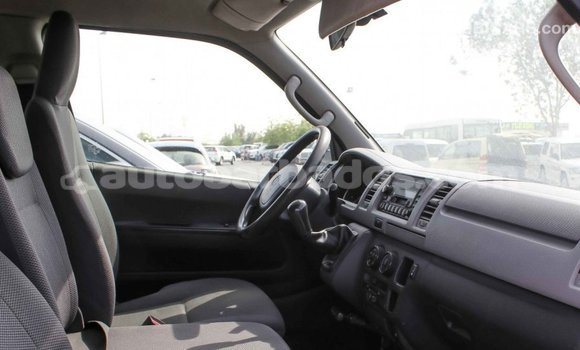 Buy Import Toyota Hiace White Car in Import - Dubai in Barbados Buy Import Toyota Hiace White Car in Import - Dubai in Barbados