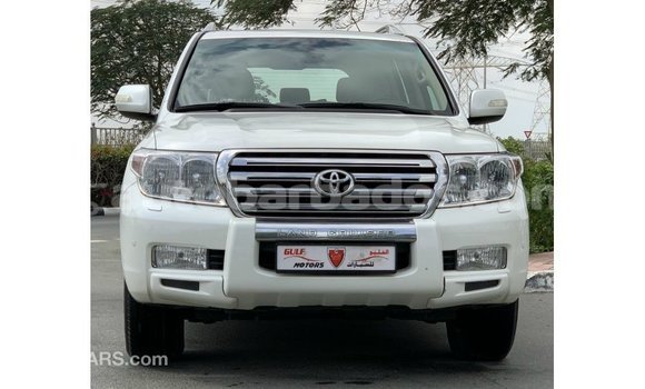 Buy Import Toyota Land Cruiser White Car in Import - Dubai in Barbados Buy Import Toyota Land Cruiser White Car in Import - Dubai in Barbados