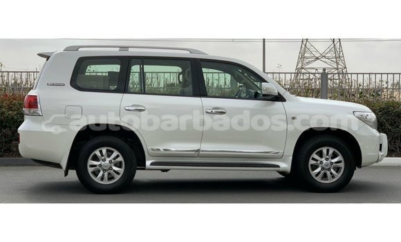 Buy Import Toyota Land Cruiser White Car in Import - Dubai in Barbados Buy Import Toyota Land Cruiser White Car in Import - Dubai in Barbados