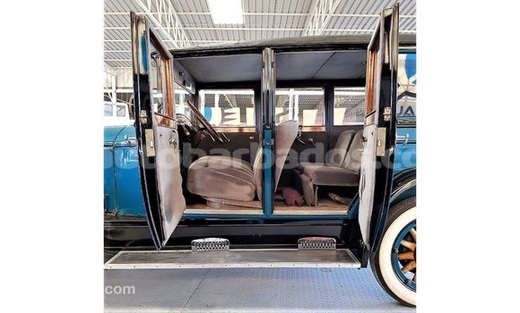 Buy Import Buick Electra Blue Car in Import - Dubai in Barbados Buy Import Buick Electra Blue Car in Import - Dubai in Barbados