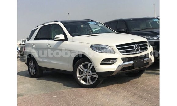 Buy Import Mercedes-Benz 190 (W201) White Car in Import - Dubai in Barbados