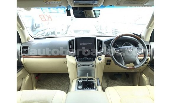 Buy Import Toyota Land Cruiser White Car in Import - Dubai in Barbados Buy Import Toyota Land Cruiser White Car in Import - Dubai in Barbados