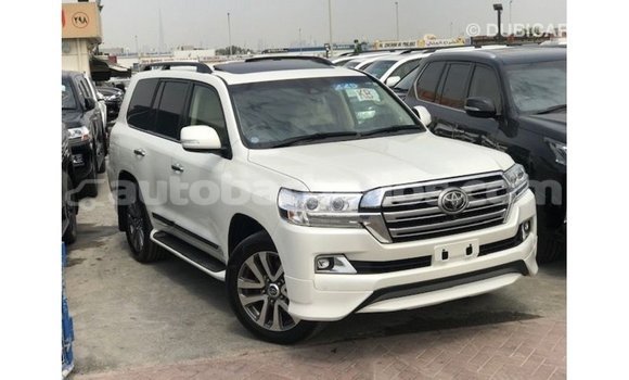 Buy Import Toyota Land Cruiser White Car in Import - Dubai in Barbados Buy Import Toyota Land Cruiser White Car in Import - Dubai in Barbados