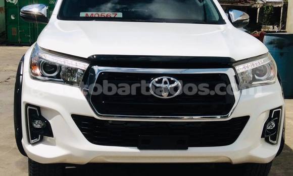Buy Used Toyota Hilux White Car in Bridgetown in Barbados Buy Used Toyota Hilux White Car in Bridgetown in Barbados