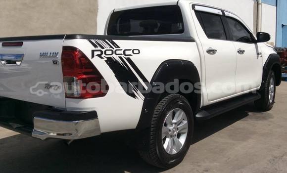Buy Used Toyota Hilux White Car in Bridgetown in Barbados Buy Used Toyota Hilux White Car in Bridgetown in Barbados