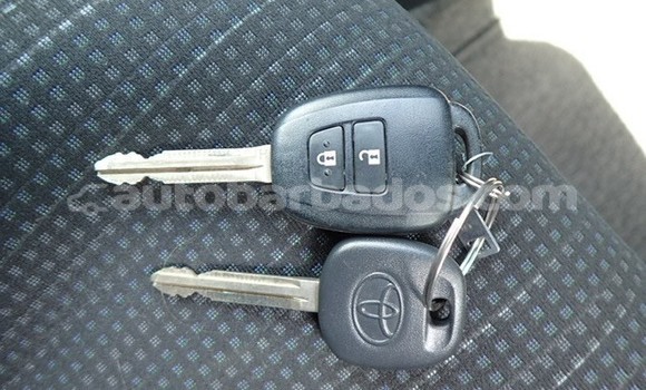 Buy Used Toyota Vitz Blue Car in Oistins in Barbados Buy Used Toyota Vitz Blue Car in Oistins in Barbados
