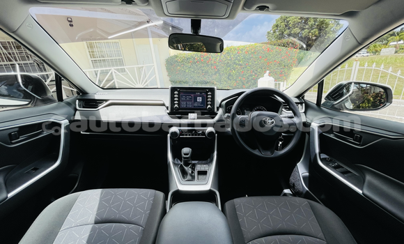 Buy Used Toyota RAV4 White Car in Holetown in Barbados Buy Used Toyota RAV4 White Car in Holetown in Barbados