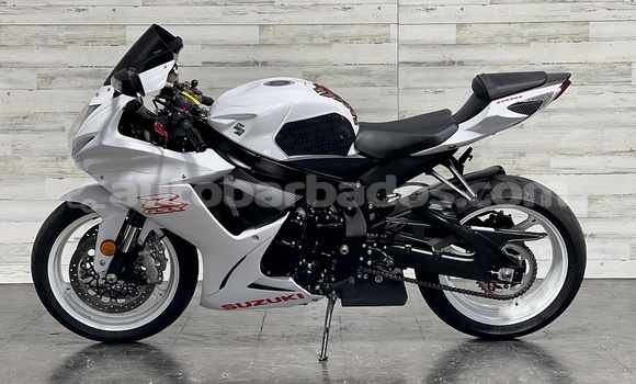 Buy Used Suzuki GSX–R White Bike in Greenland in Barbados Buy Used Suzuki GSX–R White Bike in Greenland in Barbados
