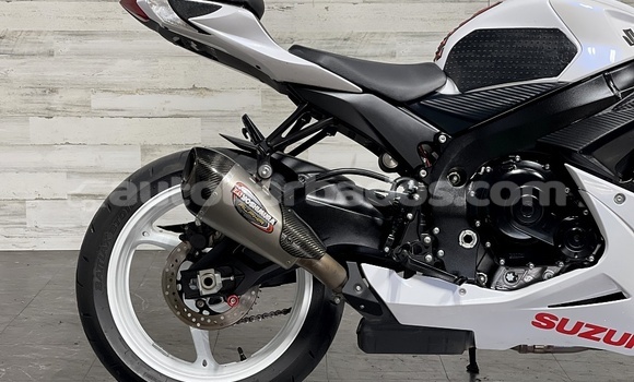 Buy Used Suzuki GSX–R White Bike in Greenland in Barbados Buy Used Suzuki GSX–R White Bike in Greenland in Barbados