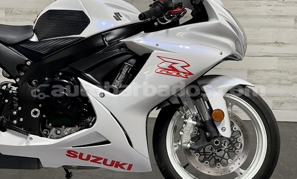 Buy Used Suzuki GSX–R White Bike in Greenland in Barbados Buy Used Suzuki GSX–R White Bike in Greenland in Barbados