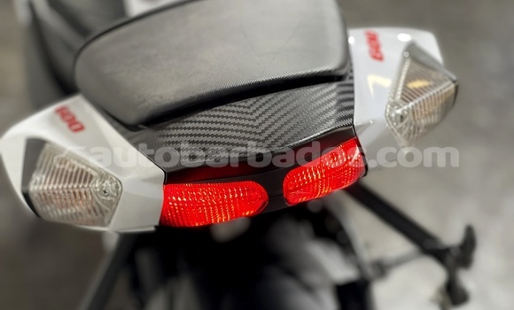 Buy Used Suzuki GSX–R White Bike in Greenland in Barbados Buy Used Suzuki GSX–R White Bike in Greenland in Barbados