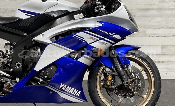 Buy Used Yamaha YZF White Bike in Crane in Barbados Buy Used Yamaha YZF White Bike in Crane in Barbados
