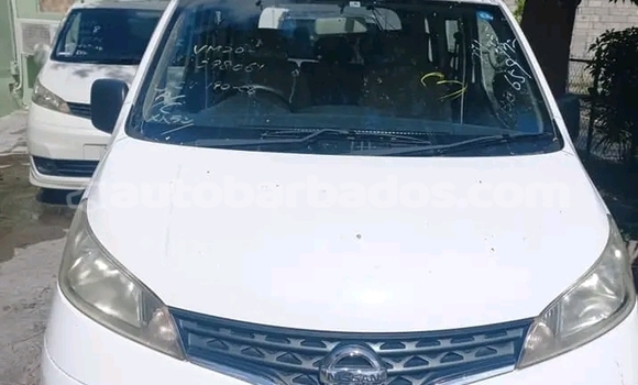 Buy Used Nissan NV200 White Car in Crane in Barbados