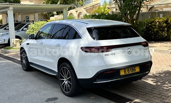 Buy Used Mercedes-Benz GLC White Car in Speightstown in Barbados Buy Used Mercedes-Benz GLC White Car in Speightstown in Barbados