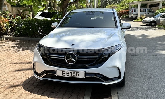 Buy Used Mercedes-Benz GLC White Car in Speightstown in Barbados Buy Used Mercedes-Benz GLC White Car in Speightstown in Barbados