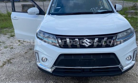 Buy Used Suzuki Escudo White Car in Hillaby in Barbados Buy Used Suzuki Escudo White Car in Hillaby in Barbados