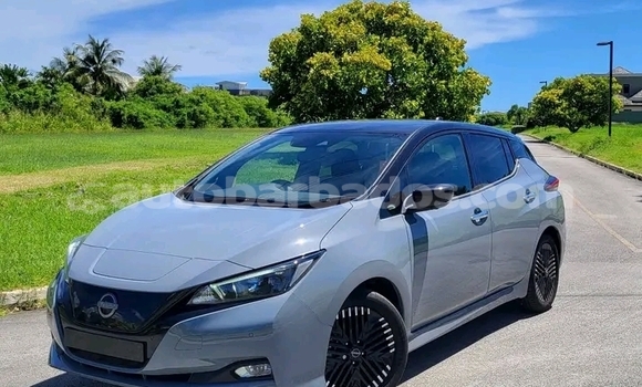 Buy Used Nissan 350Z White Car in Hillaby in Barbados Buy Used Nissan 350Z White Car in Hillaby in Barbados