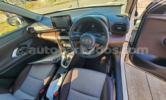 Buy Used Toyota Yaris White Car in Crab Hill in Barbados Buy Used Toyota Yaris White Car in Crab Hill in Barbados