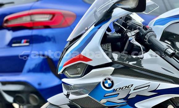 Buy Used BMW S 1000 Blue Bike in Blackmans in Barbados Buy Used BMW S 1000 Blue Bike in Blackmans in Barbados