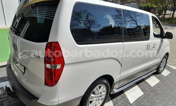Buy Used Hyundai H200 White Car in Bridgetown in Barbados Buy Used Hyundai H200 White Car in Bridgetown in Barbados