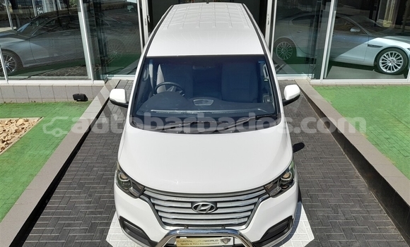Buy Used Hyundai H200 White Car in Bridgetown in Barbados Buy Used Hyundai H200 White Car in Bridgetown in Barbados