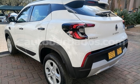 Buy Used Renault KWID White Car in Bridgetown in Barbados Buy Used Renault KWID White Car in Bridgetown in Barbados