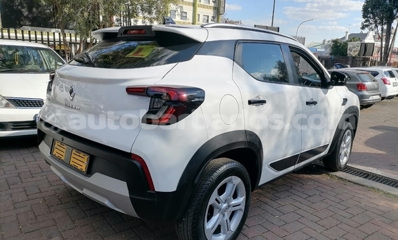 Buy Used Renault KWID White Car in Bridgetown in Barbados Buy Used Renault KWID White Car in Bridgetown in Barbados