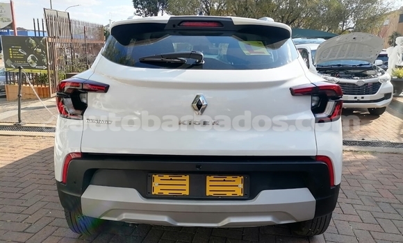 Buy Used Renault KWID White Car in Bridgetown in Barbados Buy Used Renault KWID White Car in Bridgetown in Barbados