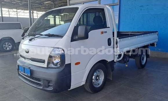 Buy Used Kia K7 White Car in Bridgetown in Barbados Buy Used Kia K7 White Car in Bridgetown in Barbados