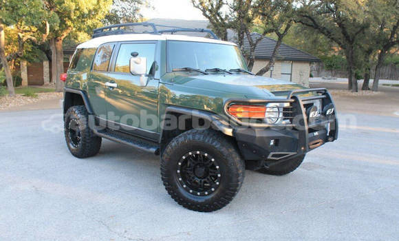 Buy Used Toyota FJ Cruiser Green Car in Bridgetown in Barbados Buy Used Toyota FJ Cruiser Green Car in Bridgetown in Barbados