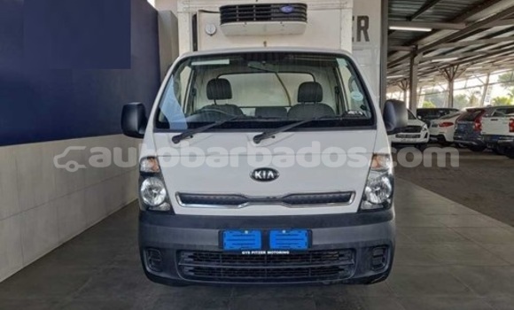 Buy Used Kia K7 White Car in Bridgetown in Barbados Buy Used Kia K7 White Car in Bridgetown in Barbados