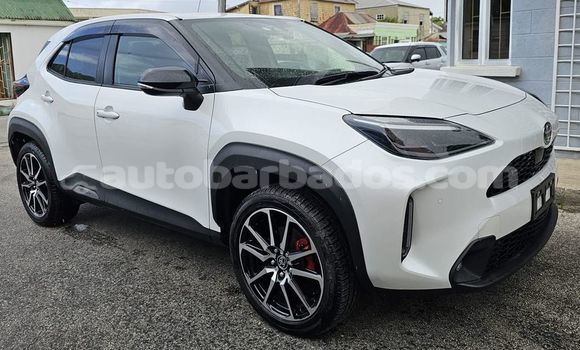 Buy Used Toyota Yaris White Car in Crane in Barbados Buy Used Toyota Yaris White Car in Crane in Barbados