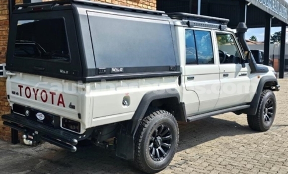 Buy Used Toyota Land Cruiser White Car in Bridgetown in Barbados Buy Used Toyota Land Cruiser White Car in Bridgetown in Barbados