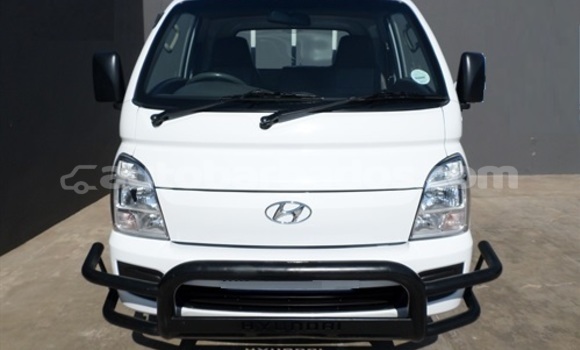 Buy Used Hyundai H200 White Car in Bridgetown in Barbados Buy Used Hyundai H200 White Car in Bridgetown in Barbados