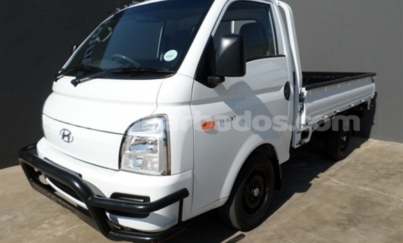 Buy Used Hyundai H200 White Car in Bridgetown in Barbados Buy Used Hyundai H200 White Car in Bridgetown in Barbados
