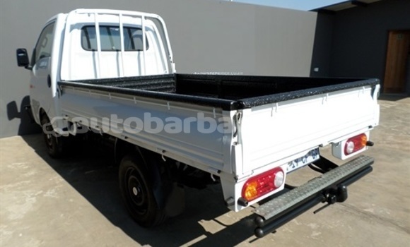 Buy Used Hyundai H200 White Car in Bridgetown in Barbados Buy Used Hyundai H200 White Car in Bridgetown in Barbados