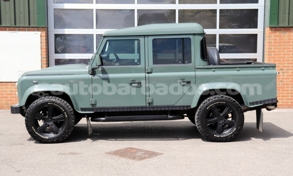Buy Used Land Rover Defender Green Car in Bridgetown in Barbados Buy Used Land Rover Defender Green Car in Bridgetown in Barbados
