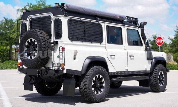 Buy Used Land Rover Defender White Car in Speightstown in Barbados Buy Used Land Rover Defender White Car in Speightstown in Barbados