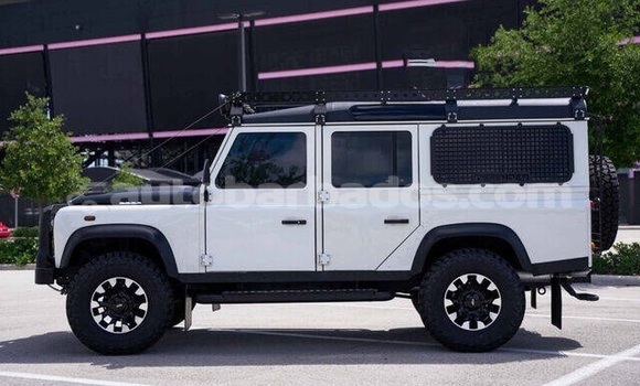Buy Used Land Rover Defender White Car in Speightstown in Barbados Buy Used Land Rover Defender White Car in Speightstown in Barbados