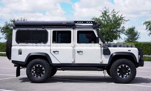 Buy Used Land Rover Defender White Car in Speightstown in Barbados Buy Used Land Rover Defender White Car in Speightstown in Barbados