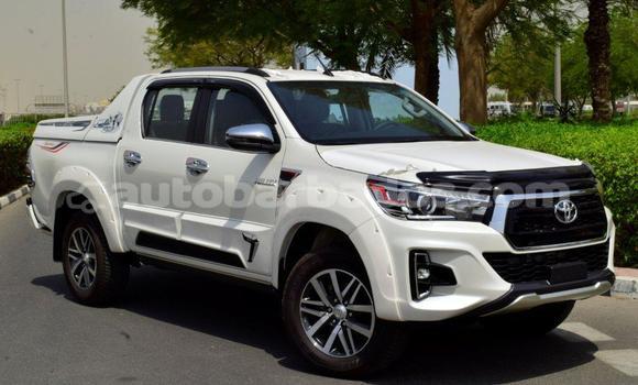 Buy Used Toyota Hilux White Car in Speightstown in Barbados Buy Used Toyota Hilux White Car in Speightstown in Barbados