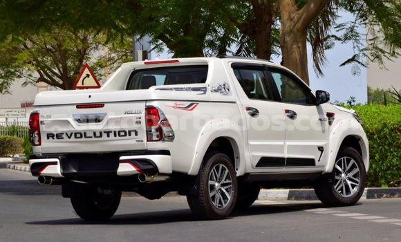 Buy Used Toyota Hilux White Car in Speightstown in Barbados Buy Used Toyota Hilux White Car in Speightstown in Barbados