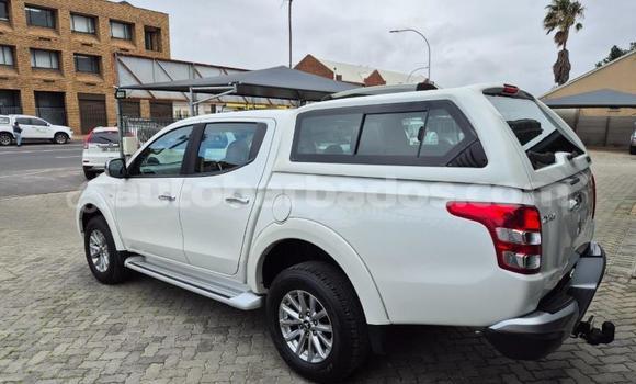 Buy Used Mitsubishi Triton White Car in Bridgetown in Barbados Buy Used Mitsubishi Triton White Car in Bridgetown in Barbados