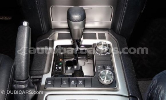 Buy Import Toyota Land Cruiser White Car in Import - Dubai in Barbados Buy Import Toyota Land Cruiser White Car in Import - Dubai in Barbados